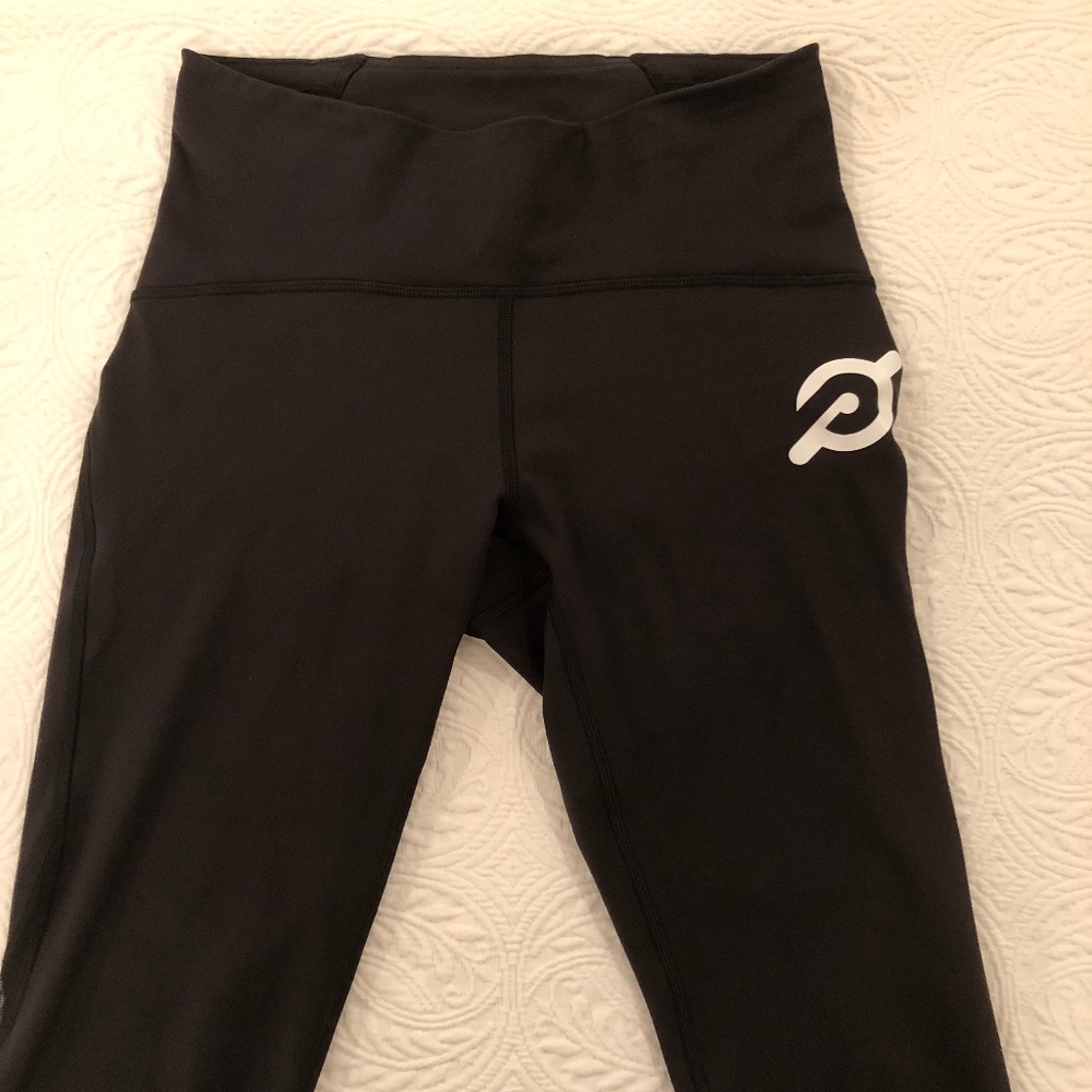 Lululemon Train Times 7/8 mesh size 6 Peloton logo